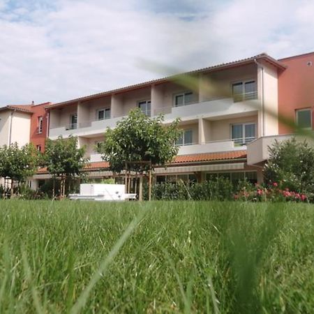 Hotel Le Chatard Sarcey Екстериор снимка