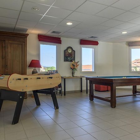 Hotel Le Chatard Sarcey Екстериор снимка