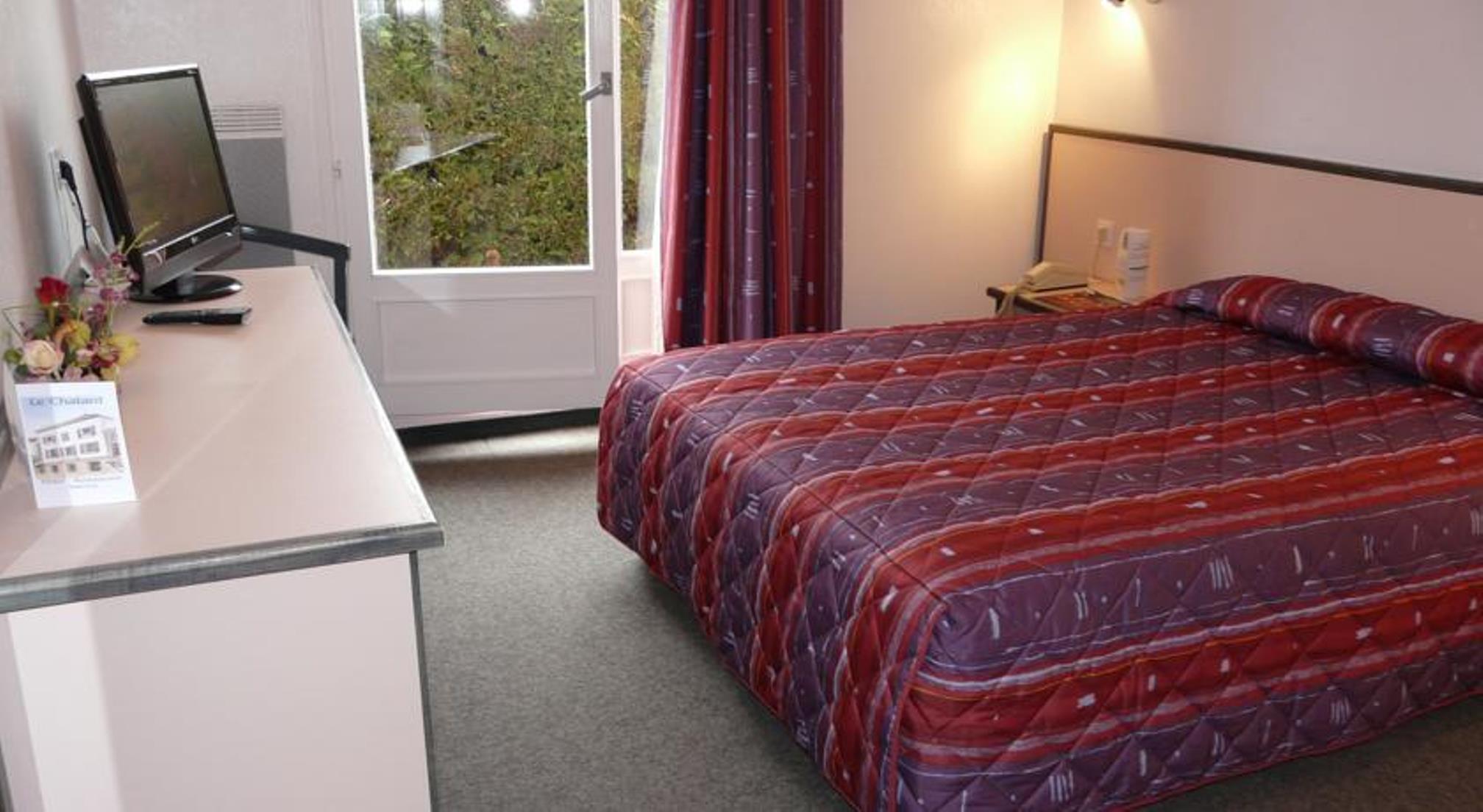 Hotel Le Chatard Sarcey Екстериор снимка