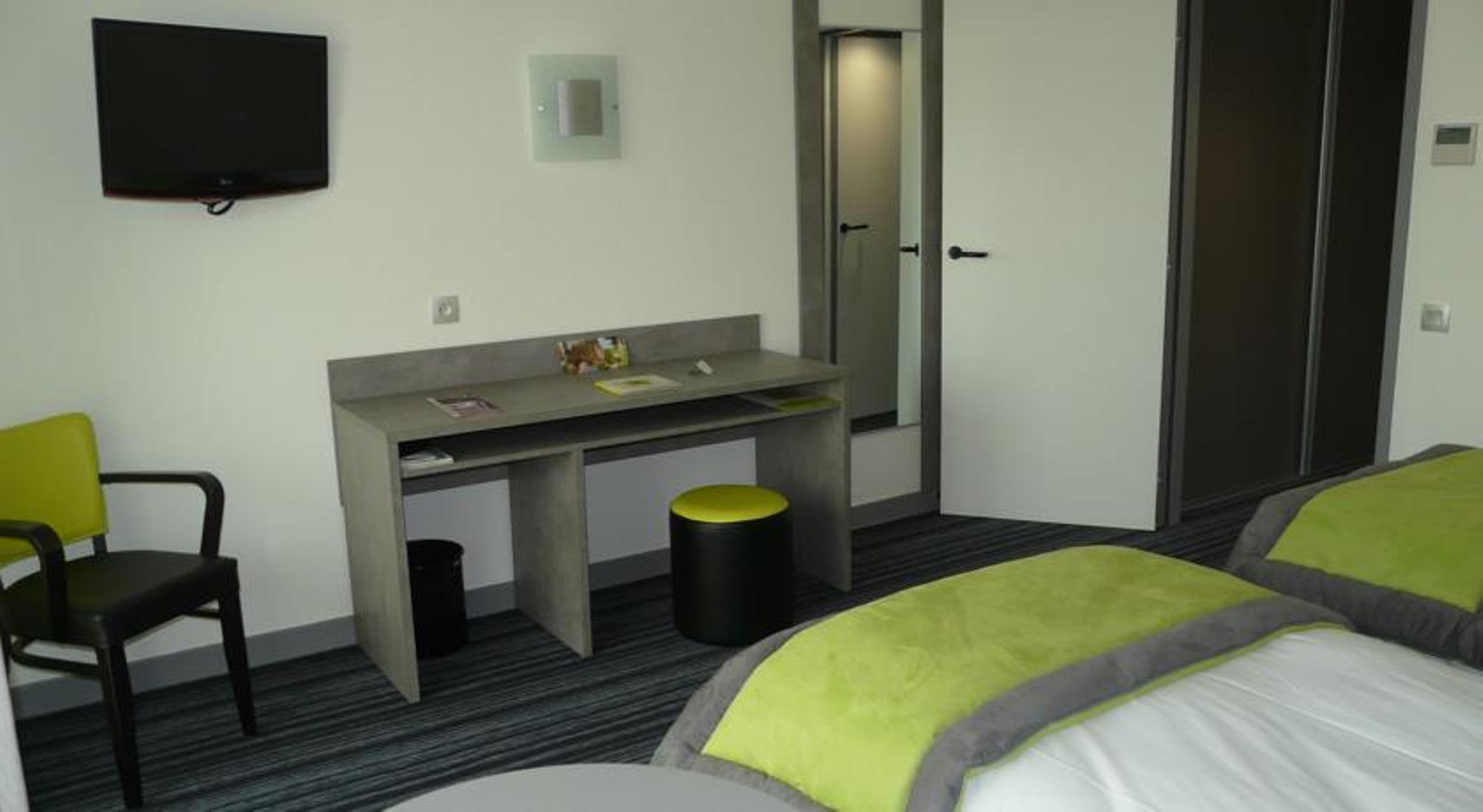 Hotel Le Chatard Sarcey Екстериор снимка