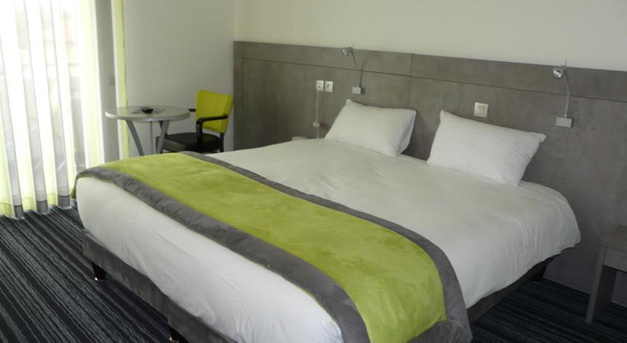 Hotel Le Chatard Sarcey Екстериор снимка