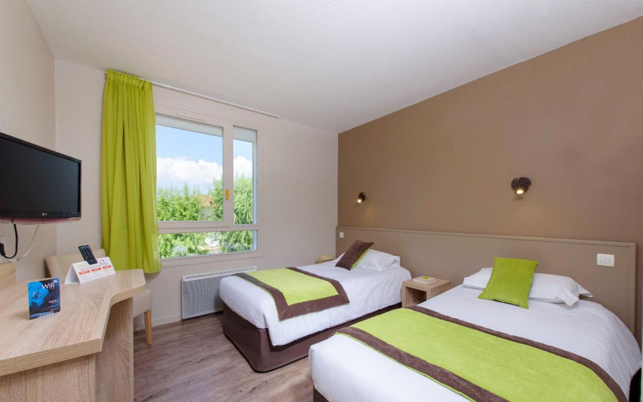 Hotel Le Chatard Sarcey Екстериор снимка