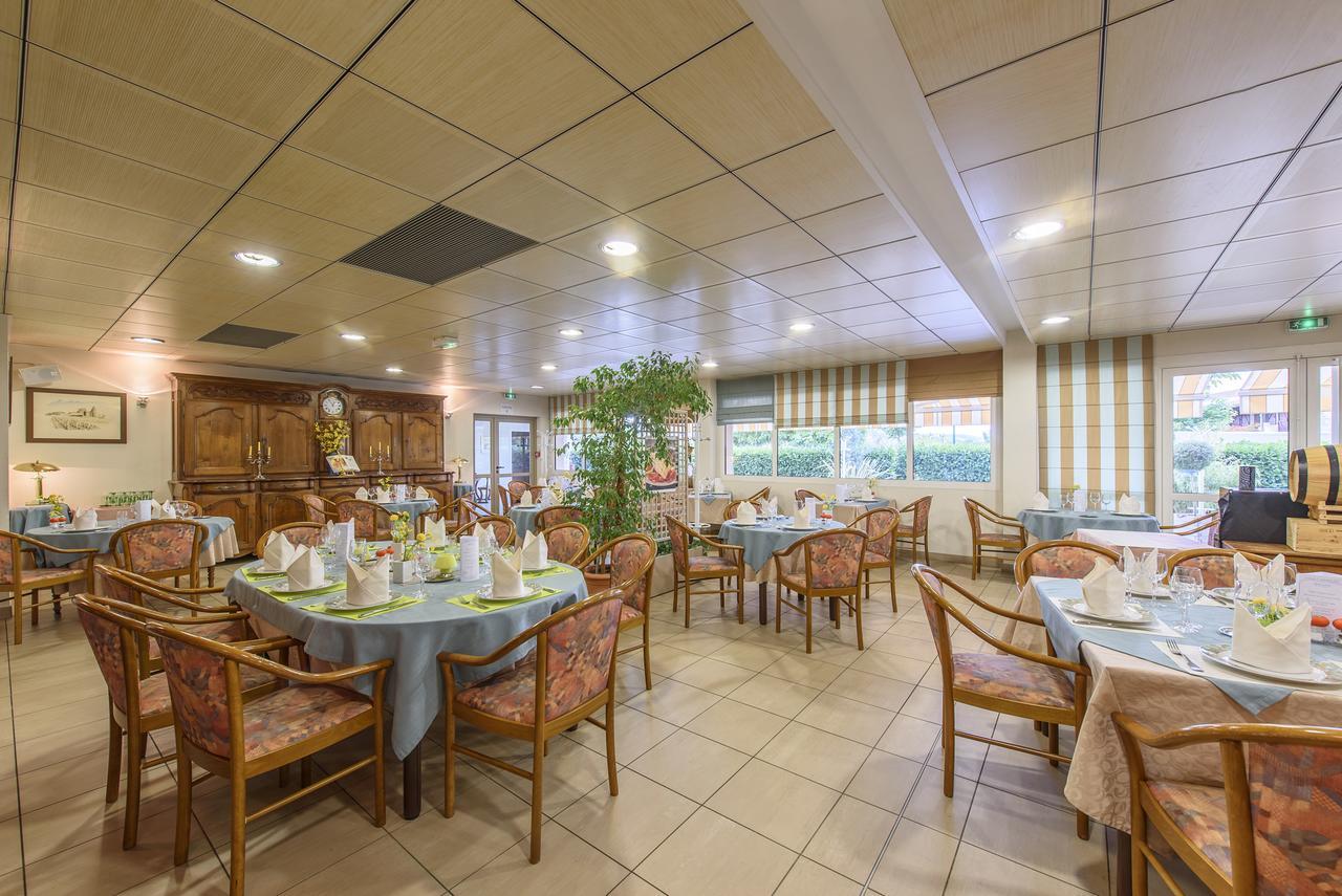 Hotel Le Chatard Sarcey Екстериор снимка