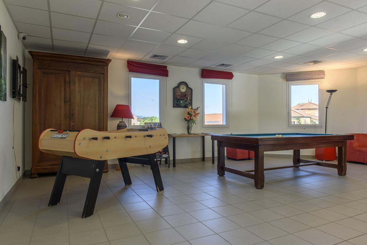 Hotel Le Chatard Sarcey Екстериор снимка