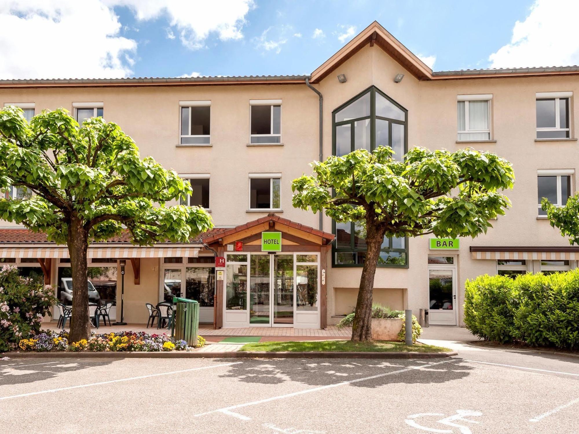 Hotel Le Chatard Sarcey Екстериор снимка