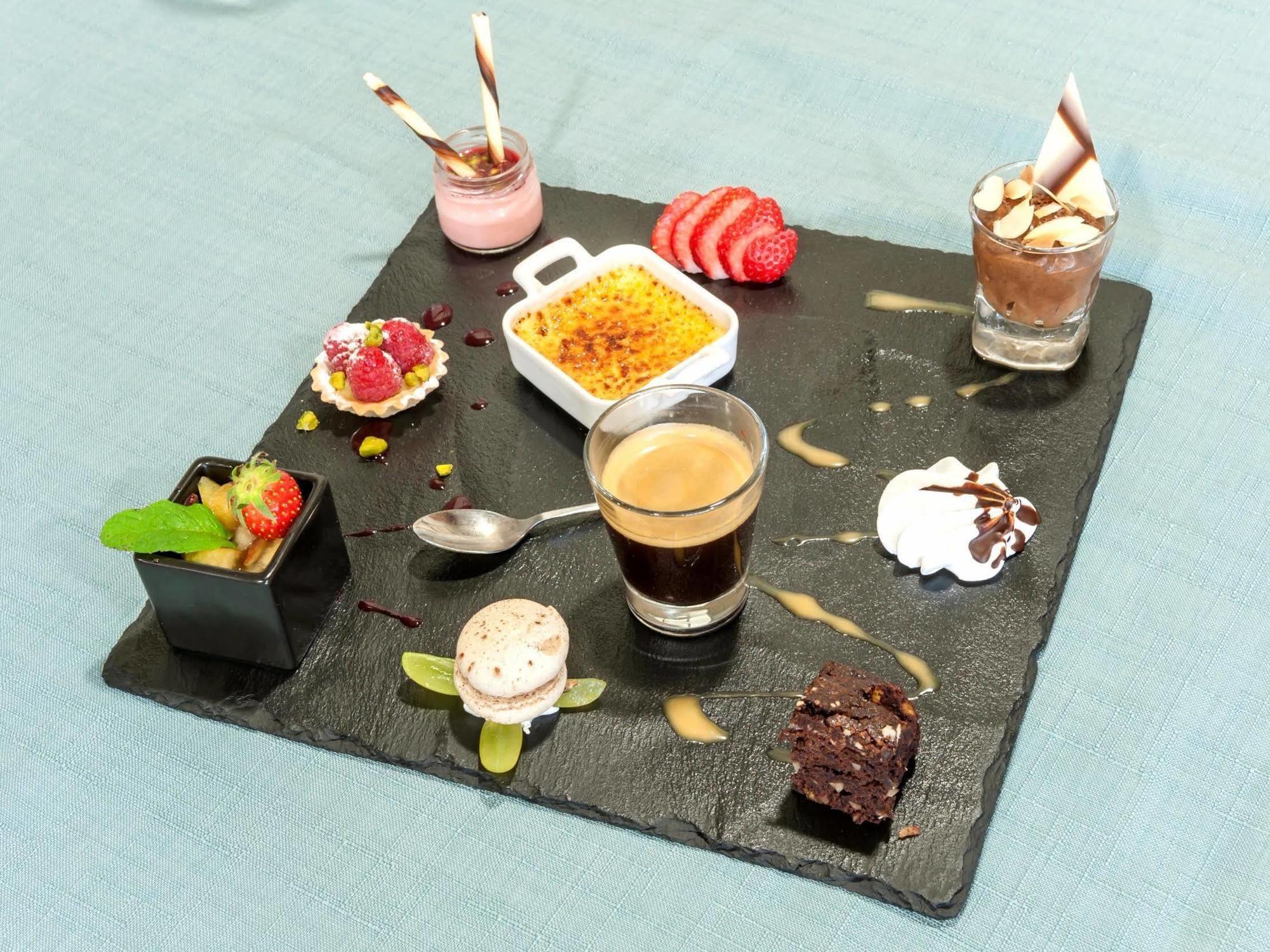 Hotel Le Chatard Sarcey Екстериор снимка